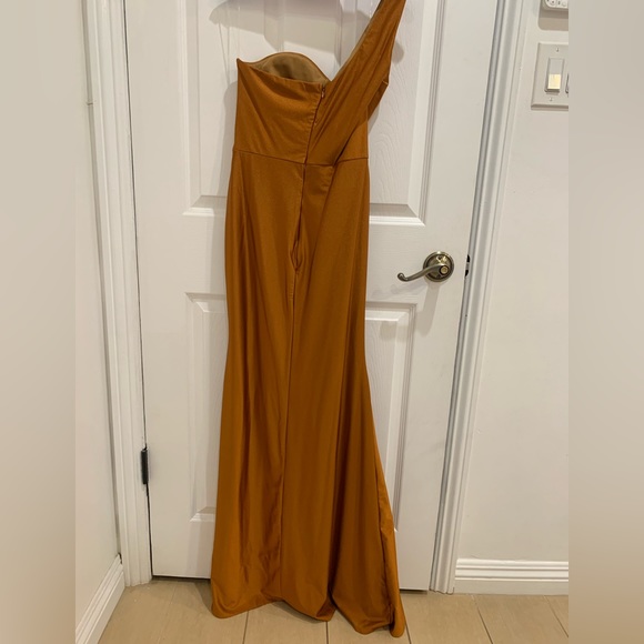 Gorgeous Marigold colored gown with slit - Picture 3 of 5